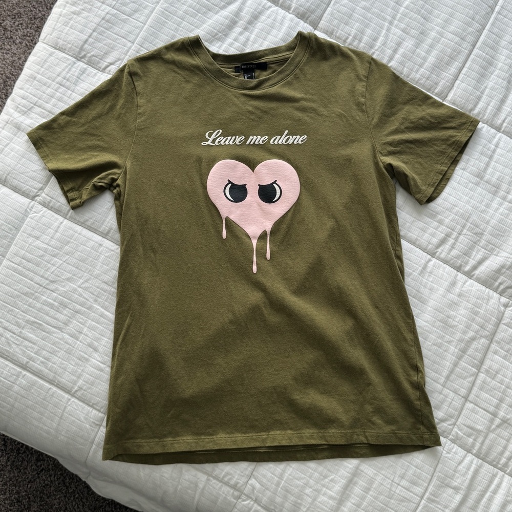 Forever 21 olive green graphic tee with pink heart design